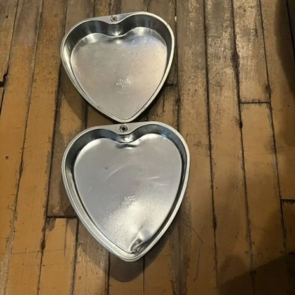 2 Ekco M165 9” Heart Shape Cale Pans